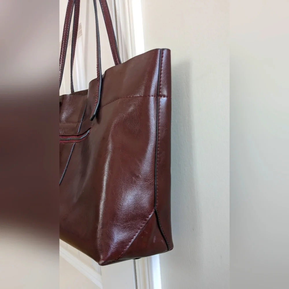 Classic Brown Leather Tote Bag - Women